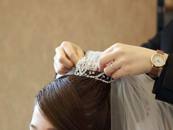 Diadème mariage : élégance royale pour votre grand jour